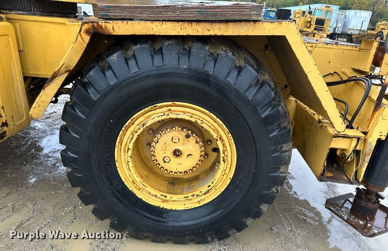 image for item JE9426 1990 Grove RT528C  crane