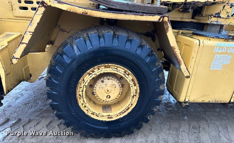 image for item JE9426 1990 Grove RT528C  crane