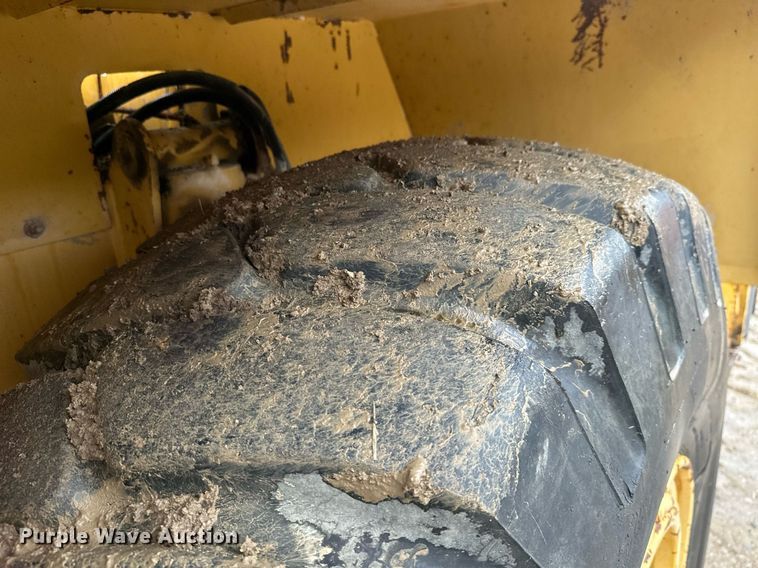 image for item JE9426 1990 Grove RT528C  crane