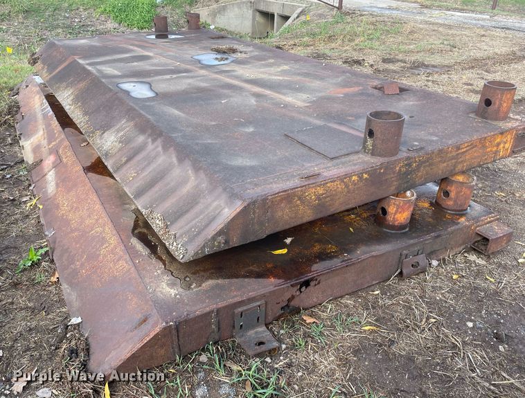 image for item JE9429 (2) trench boxes