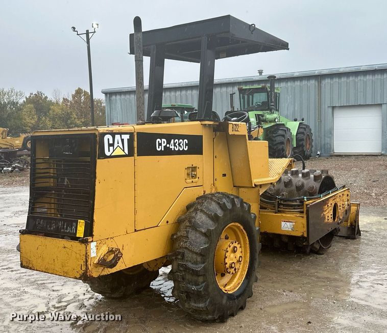 image for item JE9431 1996 Caterpillar CP-433C  single drum vibratory roller