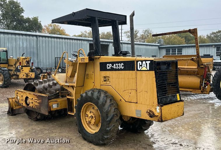 image for item JE9431 1996 Caterpillar CP-433C  single drum vibratory roller
