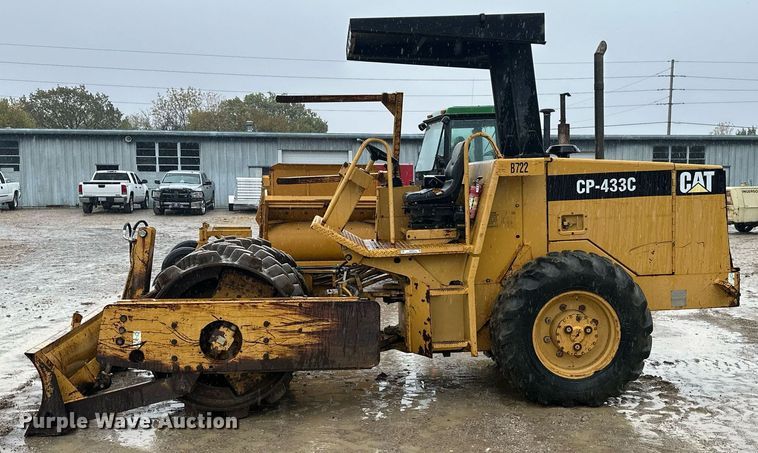 image for item JE9431 1996 Caterpillar CP-433C  single drum vibratory roller