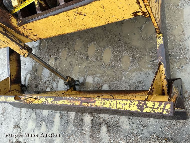 image for item JE9431 1996 Caterpillar CP-433C  single drum vibratory roller