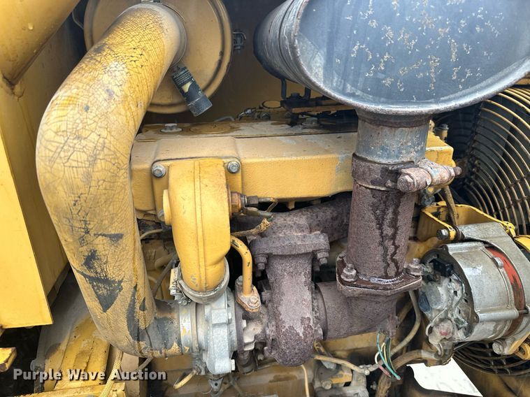 image for item JE9431 1996 Caterpillar CP-433C  single drum vibratory roller