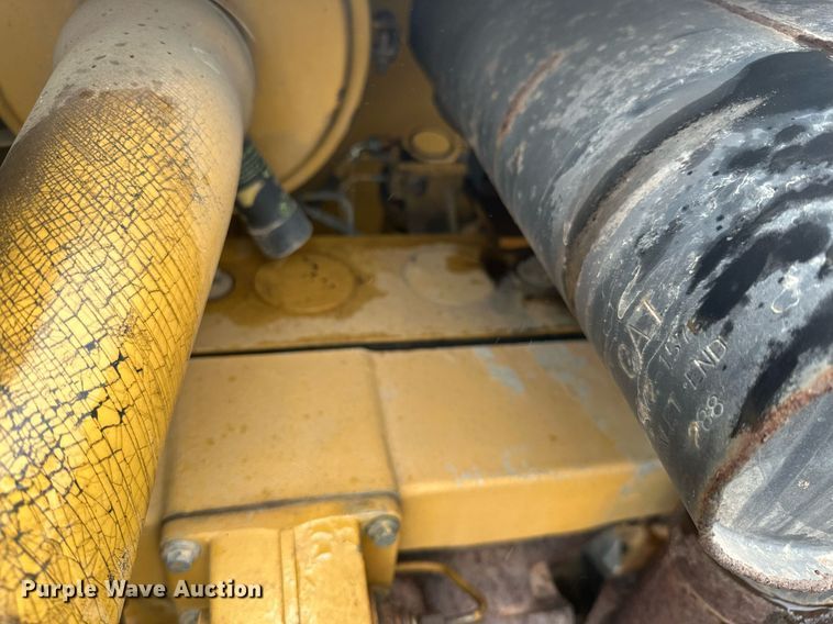 image for item JE9431 1996 Caterpillar CP-433C  single drum vibratory roller