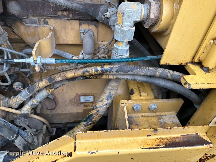 image for item JE9431 1996 Caterpillar CP-433C  single drum vibratory roller