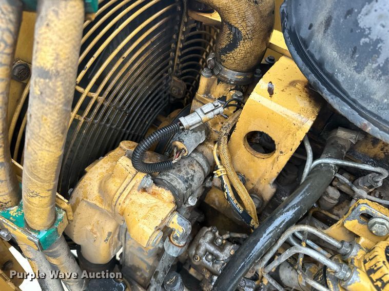 image for item JE9431 1996 Caterpillar CP-433C  single drum vibratory roller