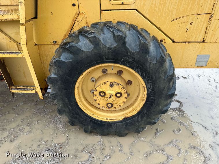 image for item JE9431 1996 Caterpillar CP-433C  single drum vibratory roller