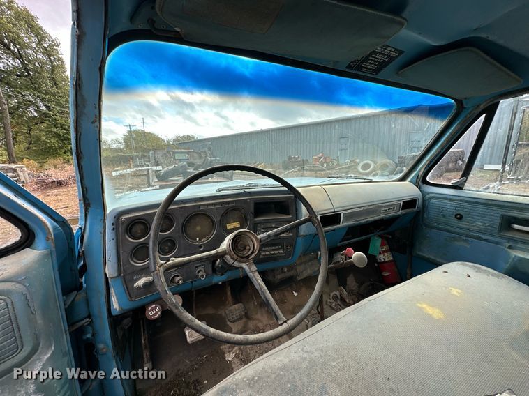 image for item JE9437 1979 Chevrolet C60  flatbed truck