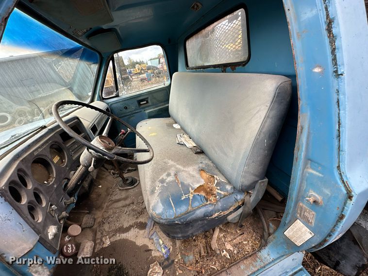 image for item JE9437 1979 Chevrolet C60  flatbed truck