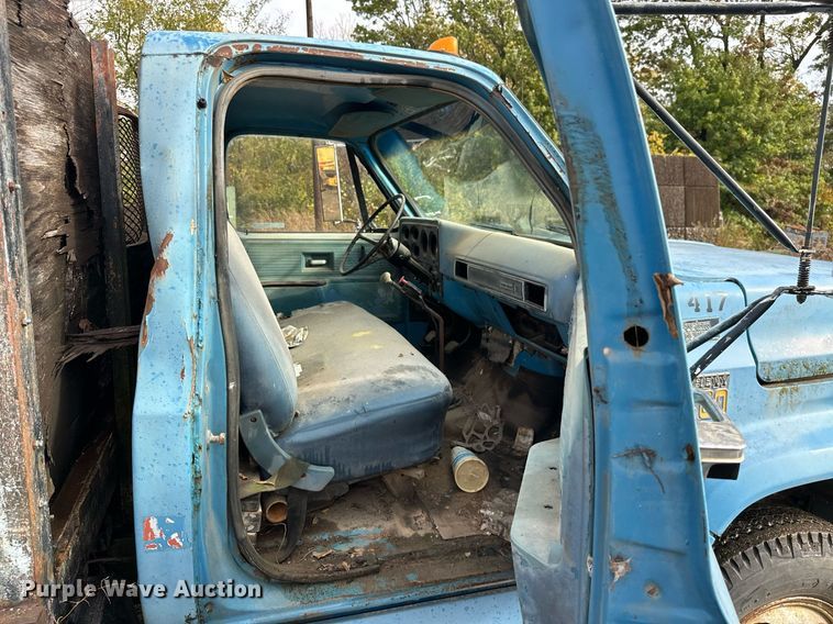 image for item JE9437 1979 Chevrolet C60  flatbed truck