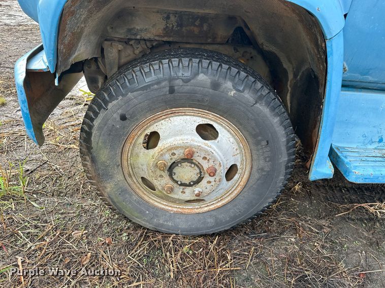 image for item JE9437 1979 Chevrolet C60  flatbed truck