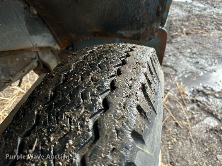 image for item JE9437 1979 Chevrolet C60  flatbed truck