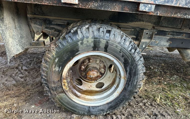 image for item JE9437 1979 Chevrolet C60  flatbed truck