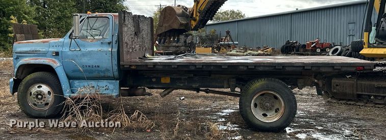 image for item JE9438 1980 Chevrolet C60  flatbed truck