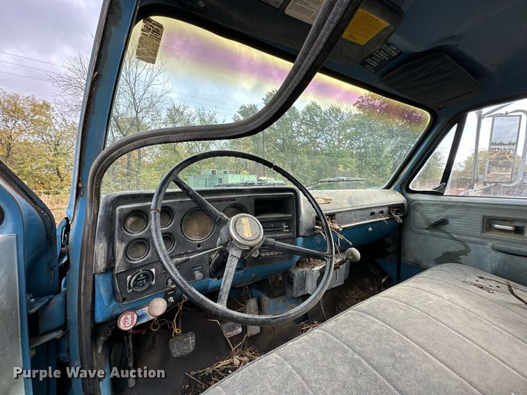 image for item JE9438 1980 Chevrolet C60  flatbed truck