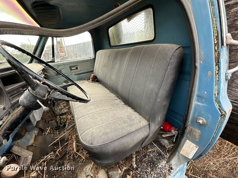 image for item JE9438 1980 Chevrolet C60  flatbed truck