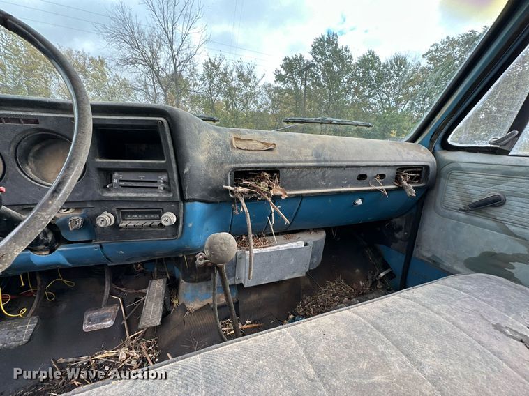 image for item JE9438 1980 Chevrolet C60  flatbed truck