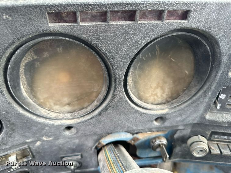 image for item JE9438 1980 Chevrolet C60  flatbed truck