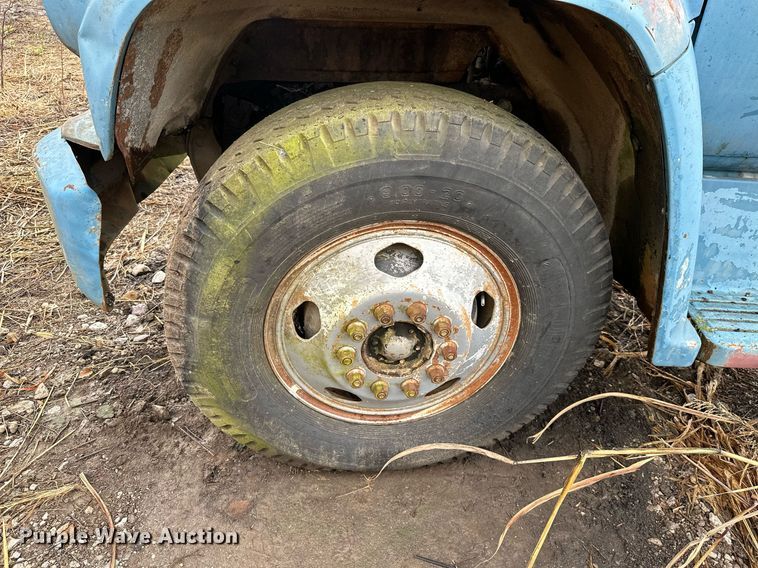 image for item JE9438 1980 Chevrolet C60  flatbed truck