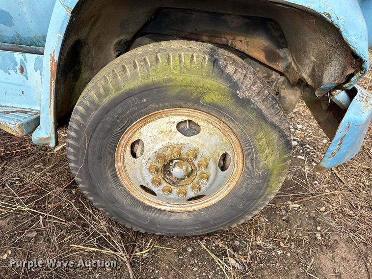 image for item JE9438 1980 Chevrolet C60  flatbed truck