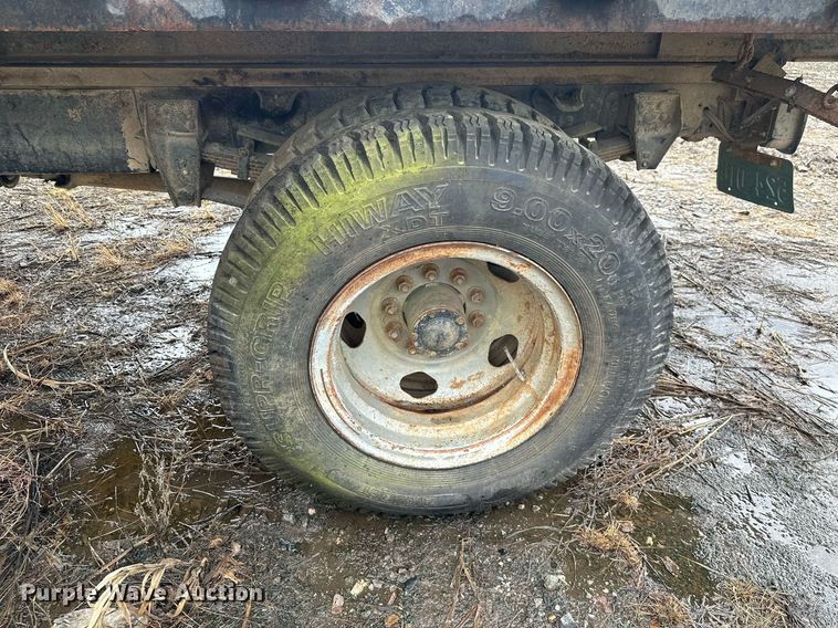 image for item JE9438 1980 Chevrolet C60  flatbed truck