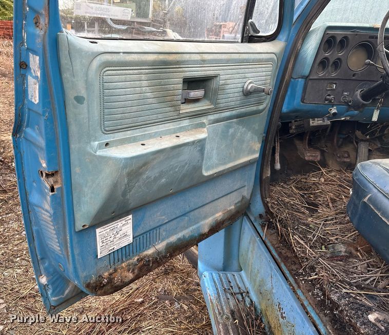 image for item JE9439 1979 Chevrolet C60  flatbed truck