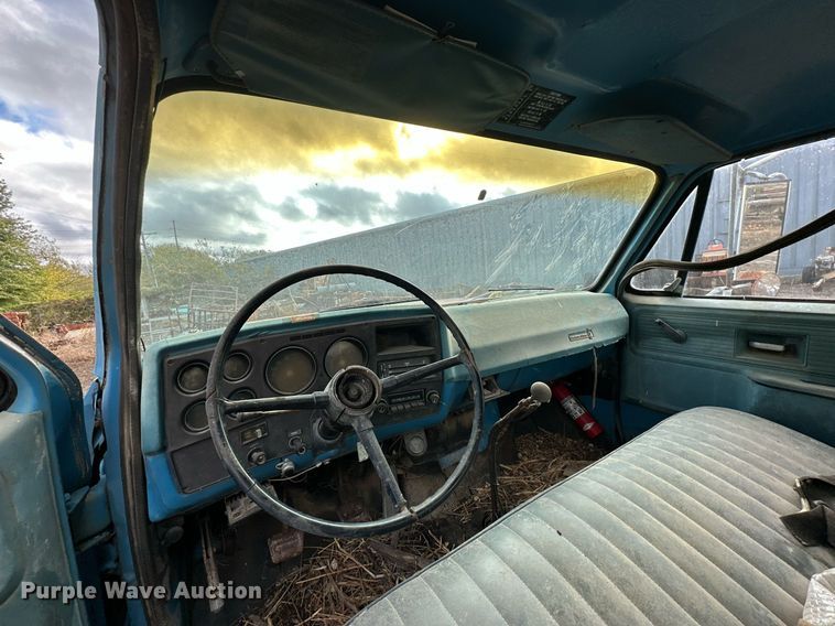 image for item JE9439 1979 Chevrolet C60  flatbed truck