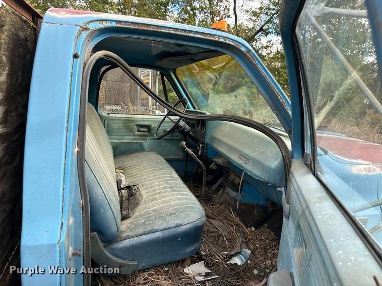 image for item JE9439 1979 Chevrolet C60  flatbed truck