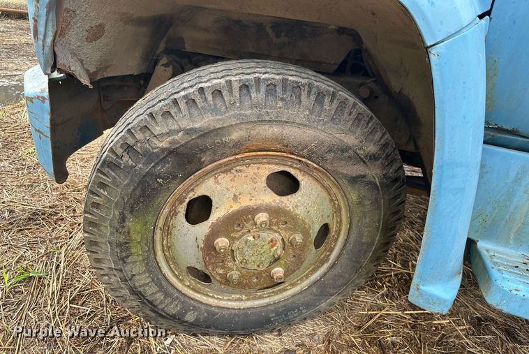 image for item JE9439 1979 Chevrolet C60  flatbed truck