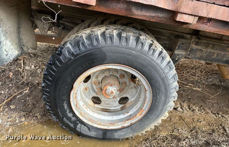 image for item JE9439 1979 Chevrolet C60  flatbed truck