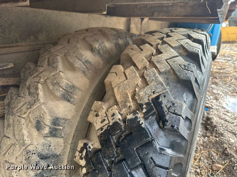 image for item JE9439 1979 Chevrolet C60  flatbed truck