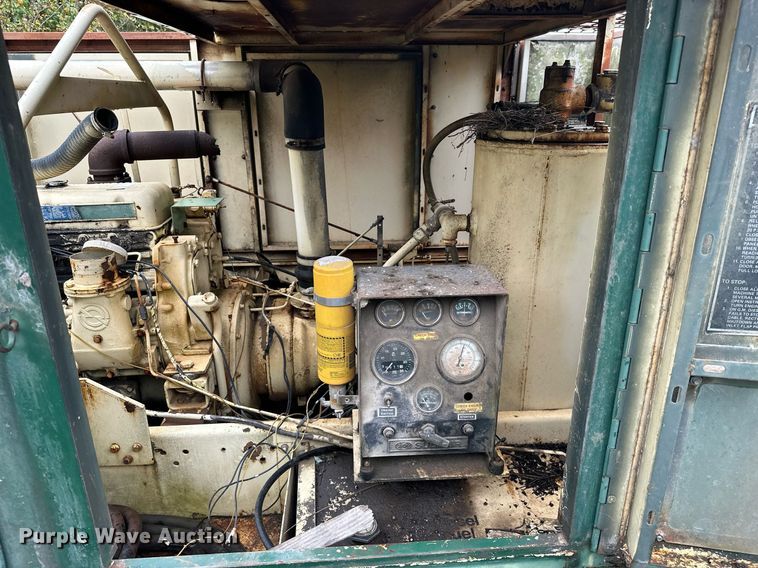 image for item JE9444 Sullair 300Q  air compressor