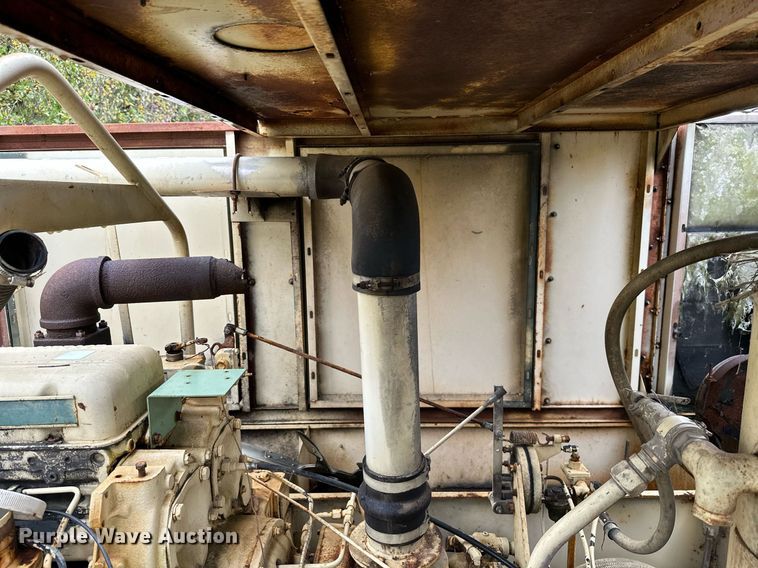 image for item JE9444 Sullair 300Q  air compressor