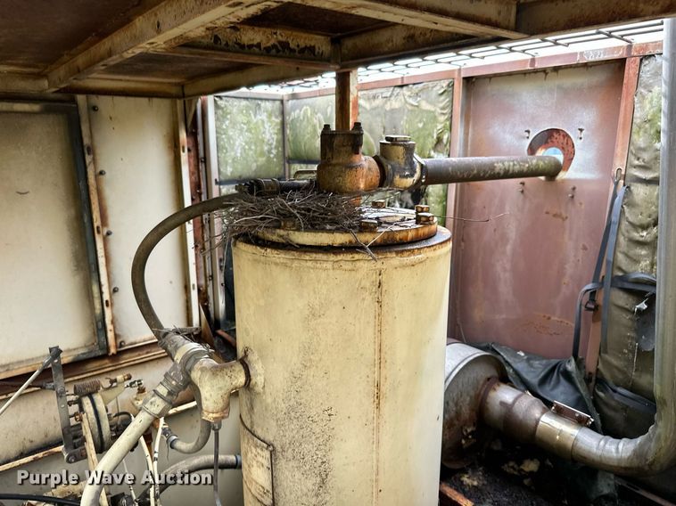 image for item JE9444 Sullair 300Q  air compressor