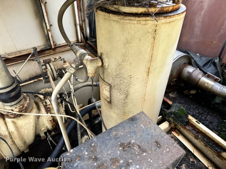 image for item JE9444 Sullair 300Q  air compressor