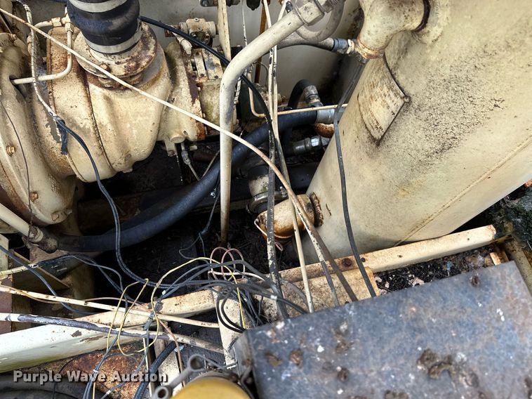 image for item JE9444 Sullair 300Q  air compressor