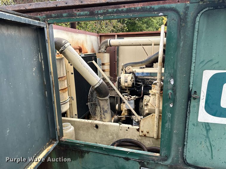 image for item JE9444 Sullair 300Q  air compressor