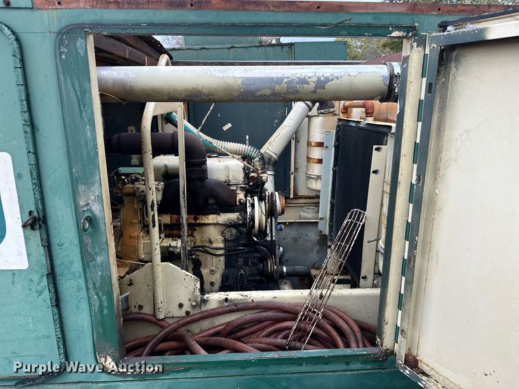 image for item JE9444 Sullair 300Q  air compressor