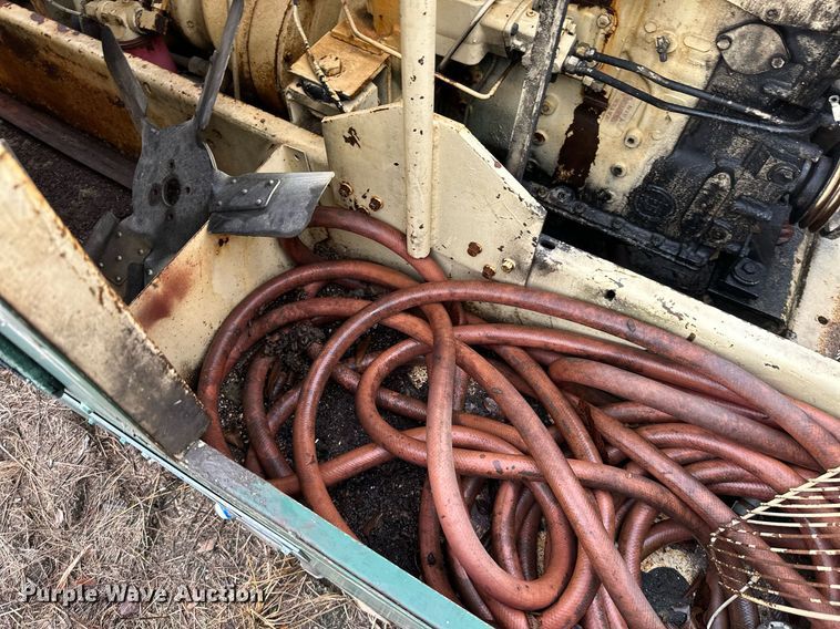 image for item JE9444 Sullair 300Q  air compressor