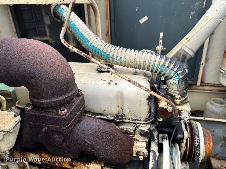 image for item JE9444 Sullair 300Q  air compressor