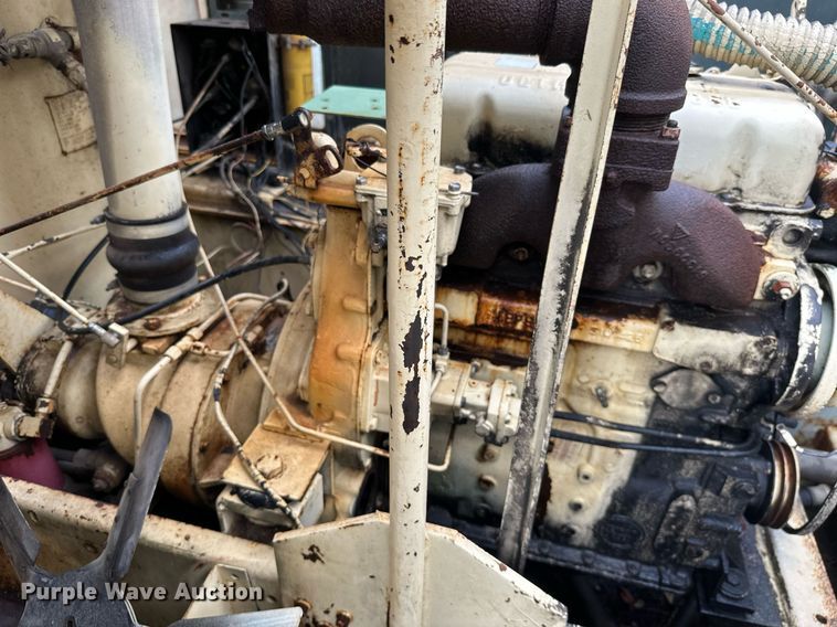 image for item JE9444 Sullair 300Q  air compressor