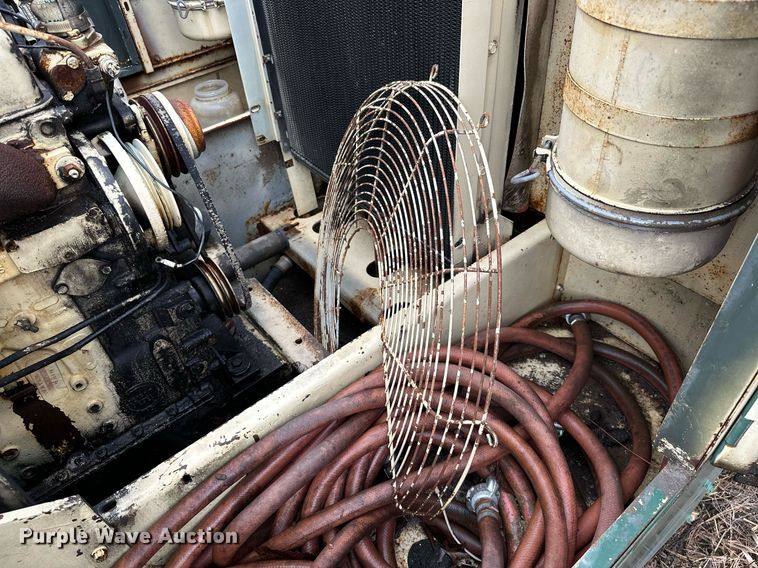 image for item JE9444 Sullair 300Q  air compressor