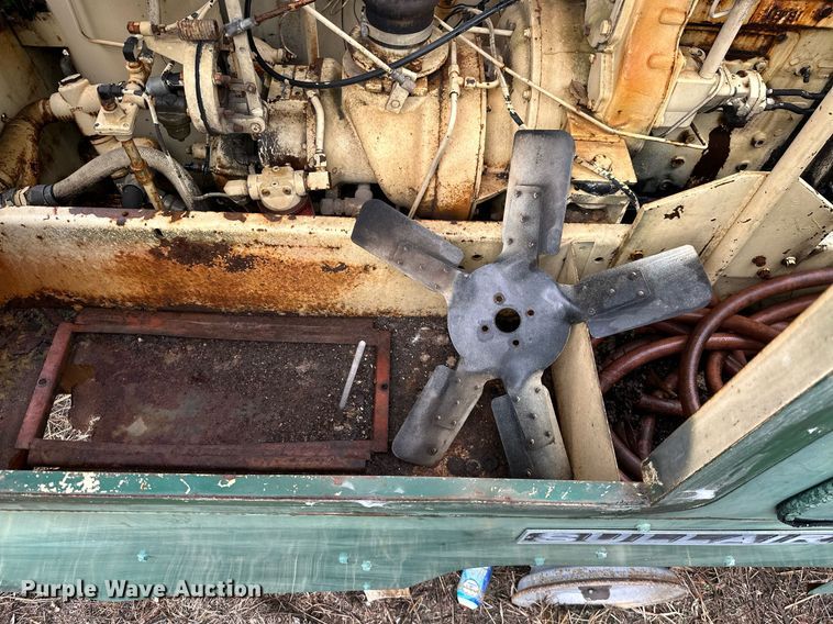 image for item JE9444 Sullair 300Q  air compressor