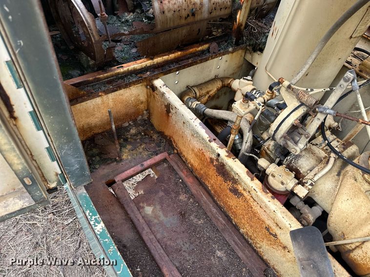 image for item JE9444 Sullair 300Q  air compressor