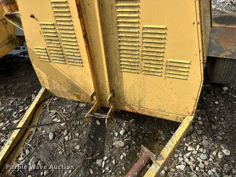 image for item JE9445 (3) Albert Equipment light plants