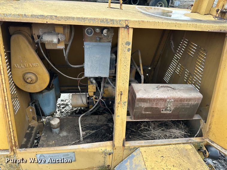 image for item JE9445 (3) Albert Equipment light plants