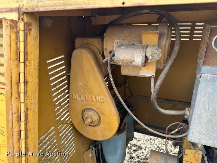 image for item JE9445 (3) Albert Equipment light plants