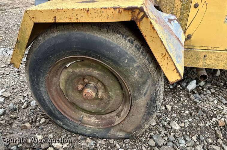 image for item JE9445 (3) Albert Equipment light plants